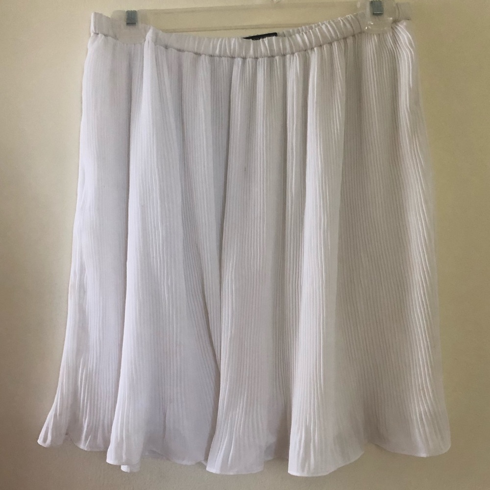 Pleated skirt